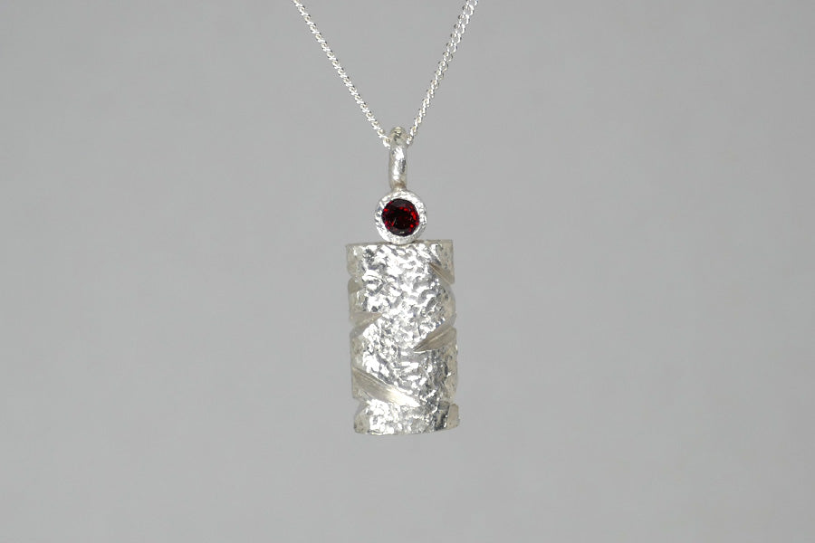 Notch Pattern Silver Blue Topaz & Iolite Necklaces