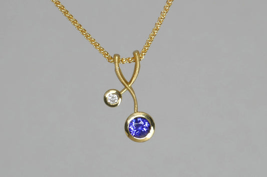 Tanzanite & Diamond 18ct Yellow Gold Weave Pendant