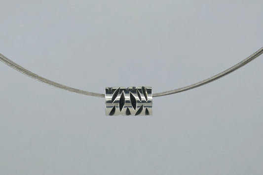 Notch Pattern Silver Cylinder Bead & Steel Wire Necklet