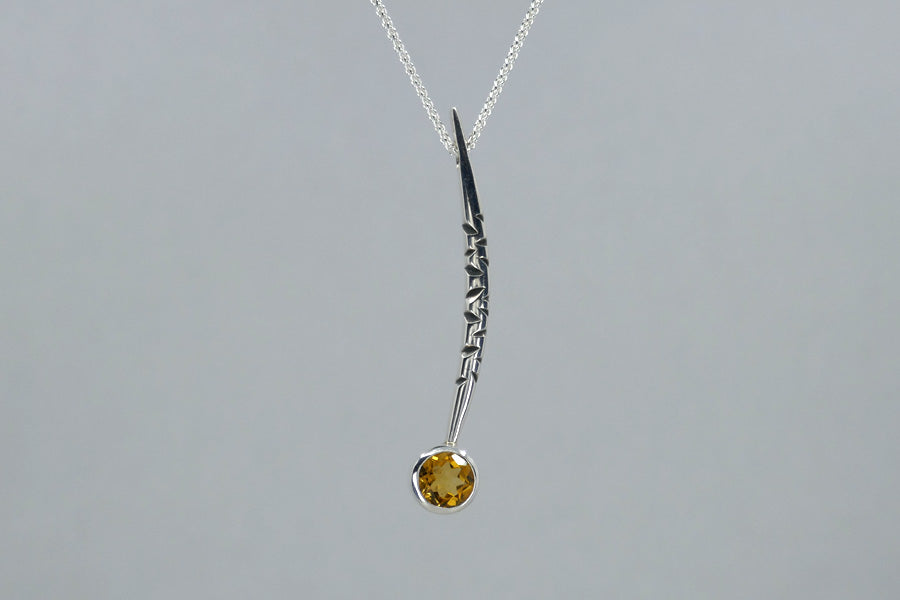 Notch Pattern Silver Curved Bar Citrine Necklace