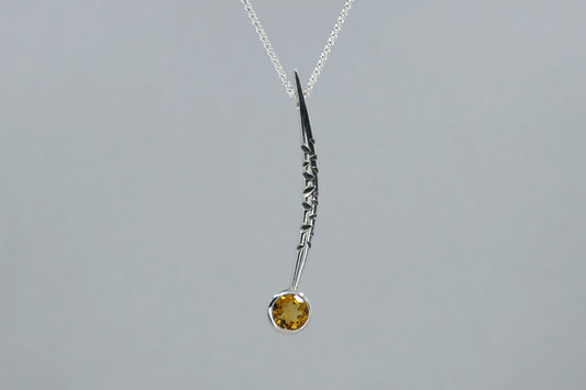 Notch Pattern Silver Curved Bar Citrine Necklace