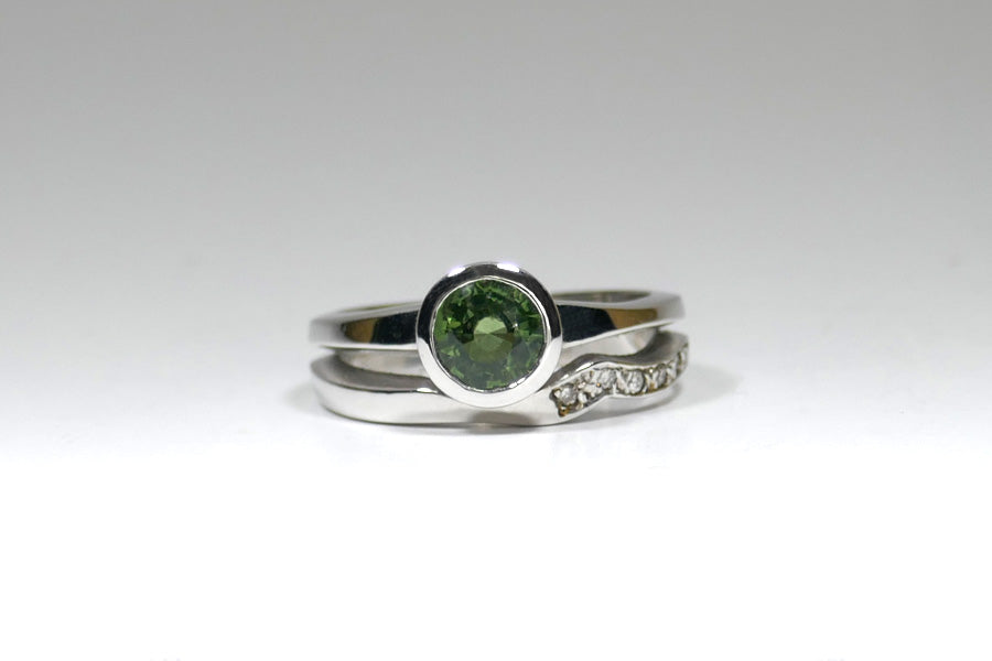 Round Green Sapphire & Diamond Set 18ct White Gold Ring