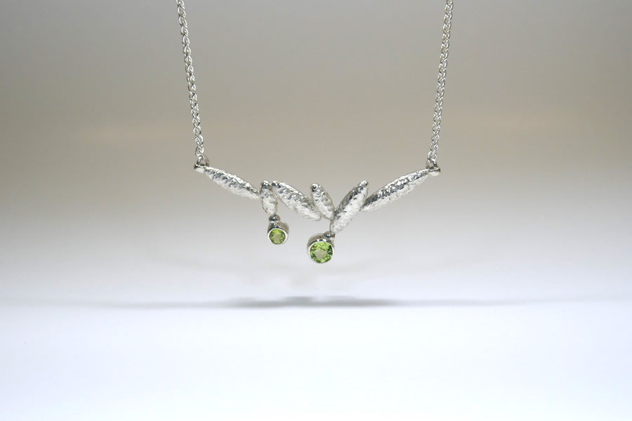 Bead Design Silver & Peridot Necklace with Burred Pattern