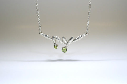 Bead Design Silver & Peridot Necklace with Burred Pattern