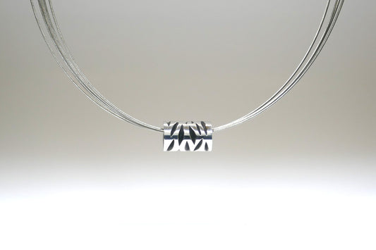 Notch Pattern Silver Cylinder Bead & Steel Wire Necklet