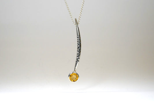 Notch Pattern Silver Curved Bar Citrine Necklace