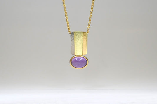 Oval Amethyst 18ct Striped Coloured Gold Necklace