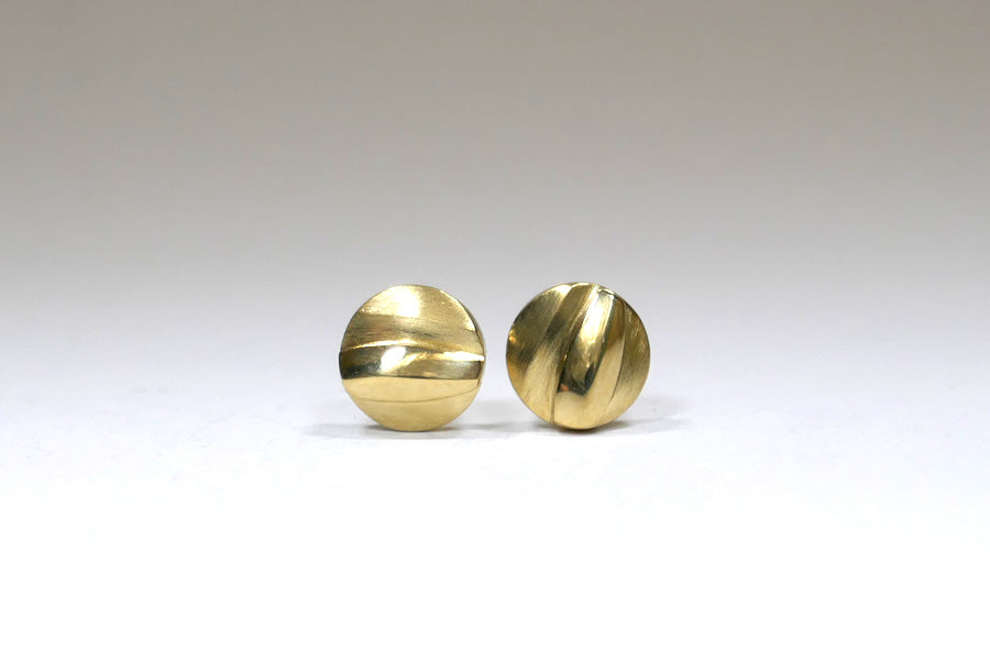 Wave Design 18ct Gold Round Ear Studs