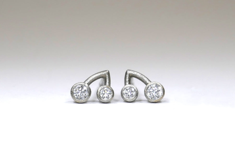 Cluster Design Diamond Set Platinum Earstuds