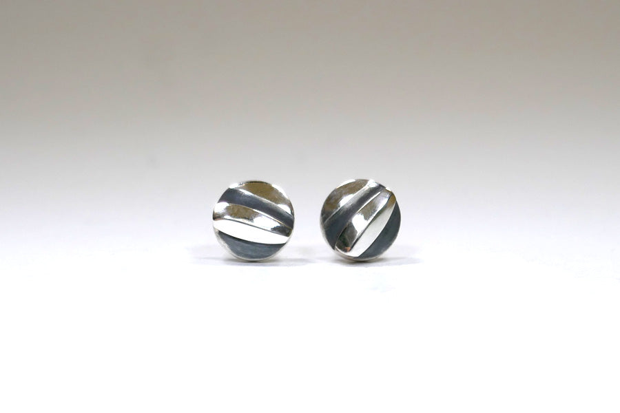 Wave Design Round Silver Ear Studs